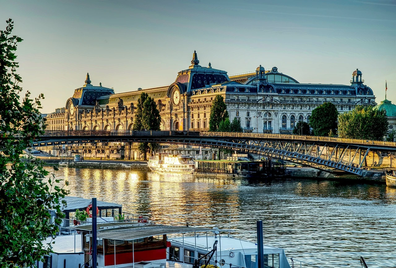 Musée d'Orsay - Seine River